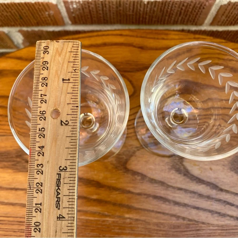 Anchor Hocking Vintage Etched Laurel Cordial Cocktail Glasses Set of 2